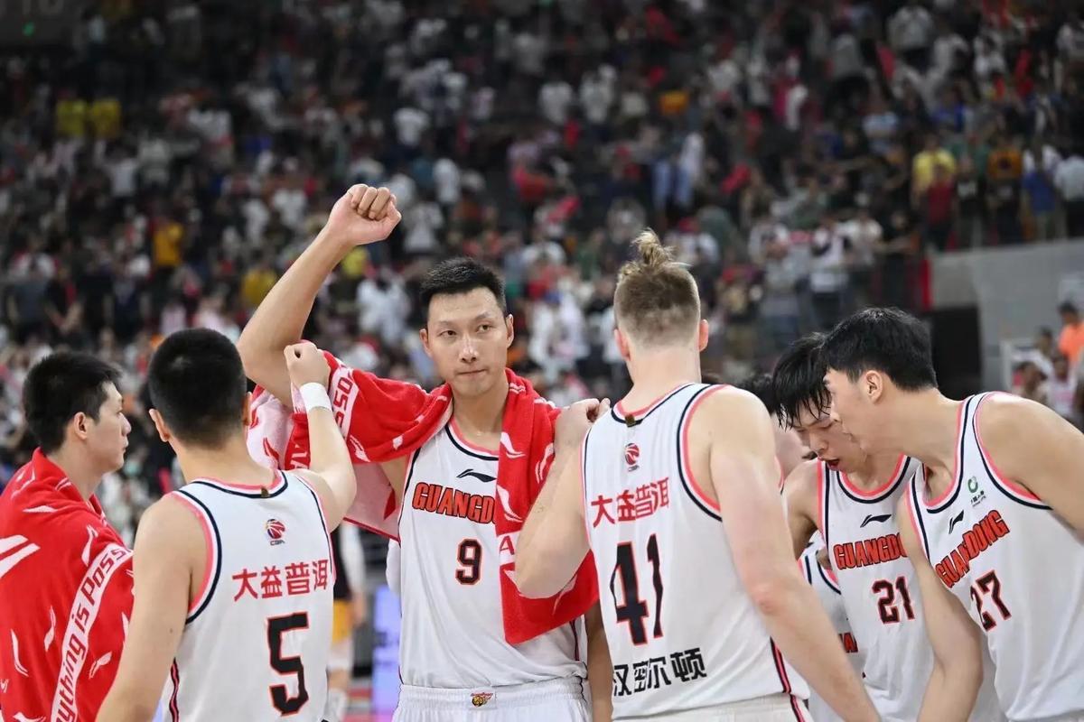 开云APP-时隔458天!前NBA旧将回归!辽粤大战火了,杨鸣下台后球队6胜1负