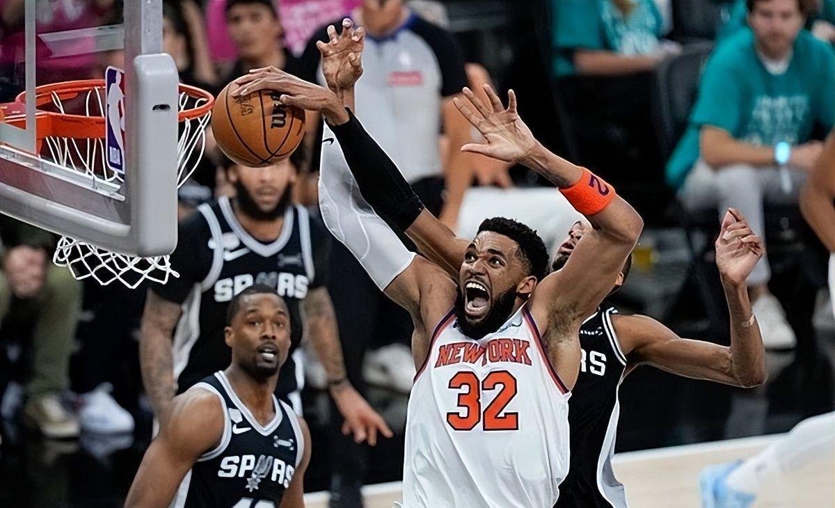开云下载-NBA总决赛G1大比分0-1!马刺完败尼克斯!文班亚马狂砍26分难救主